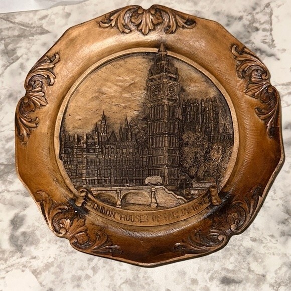 Resin Wall Plaque London Houses of Parliament Carved 9 Inch - Picture 1 of 4